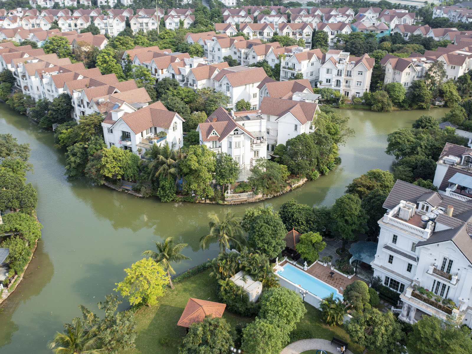 Khu đô thị Vinhomes Riverside nơi hội tụ rất nhiều tinh anh của Việt Nam